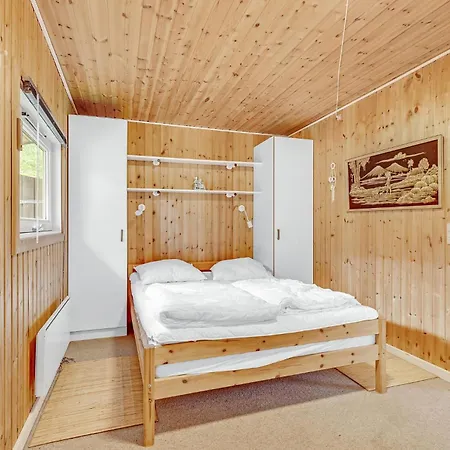 Three-bedroom In Martofte