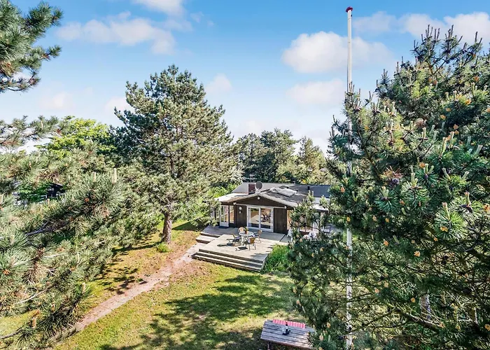 Сasa de vacaciones Three-bedroom In Martofte